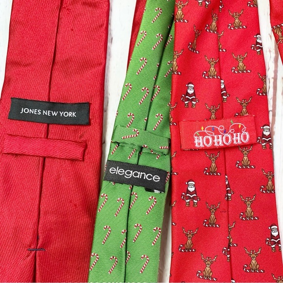 ✨3 for 1✨ Christmas Holiday Neckties - Picture 2 of 4